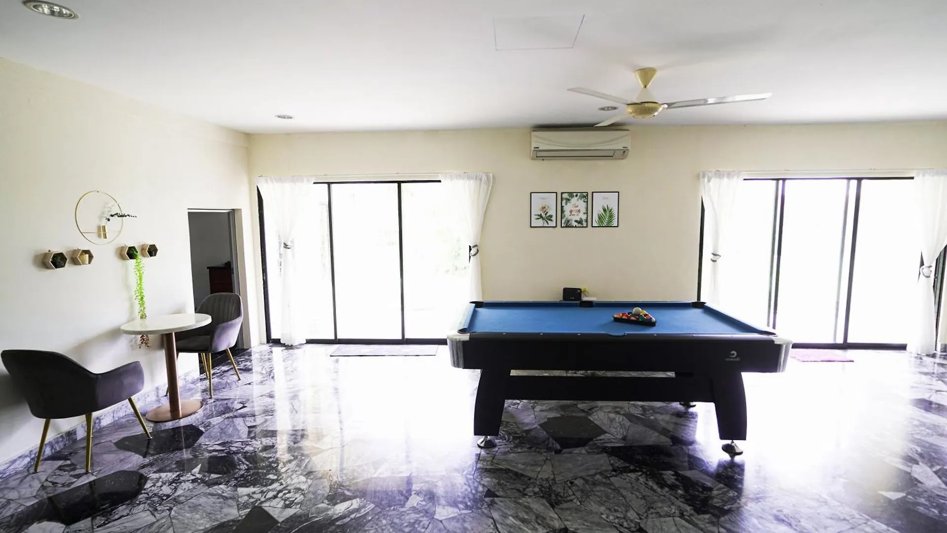 Willa 30 Pax Oug Bungalow With Swimming Pool Kuala Lumpur 0*,  Malezja